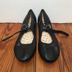 used mary jane capezio tap shoes size 10